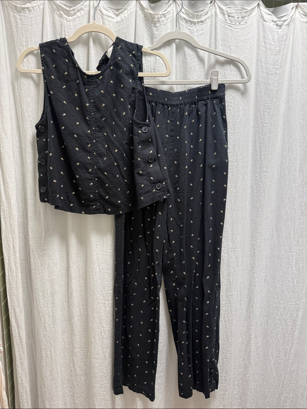 Treasure & Bond Black Printed Sleeveless Top and Straight-Leg Pants